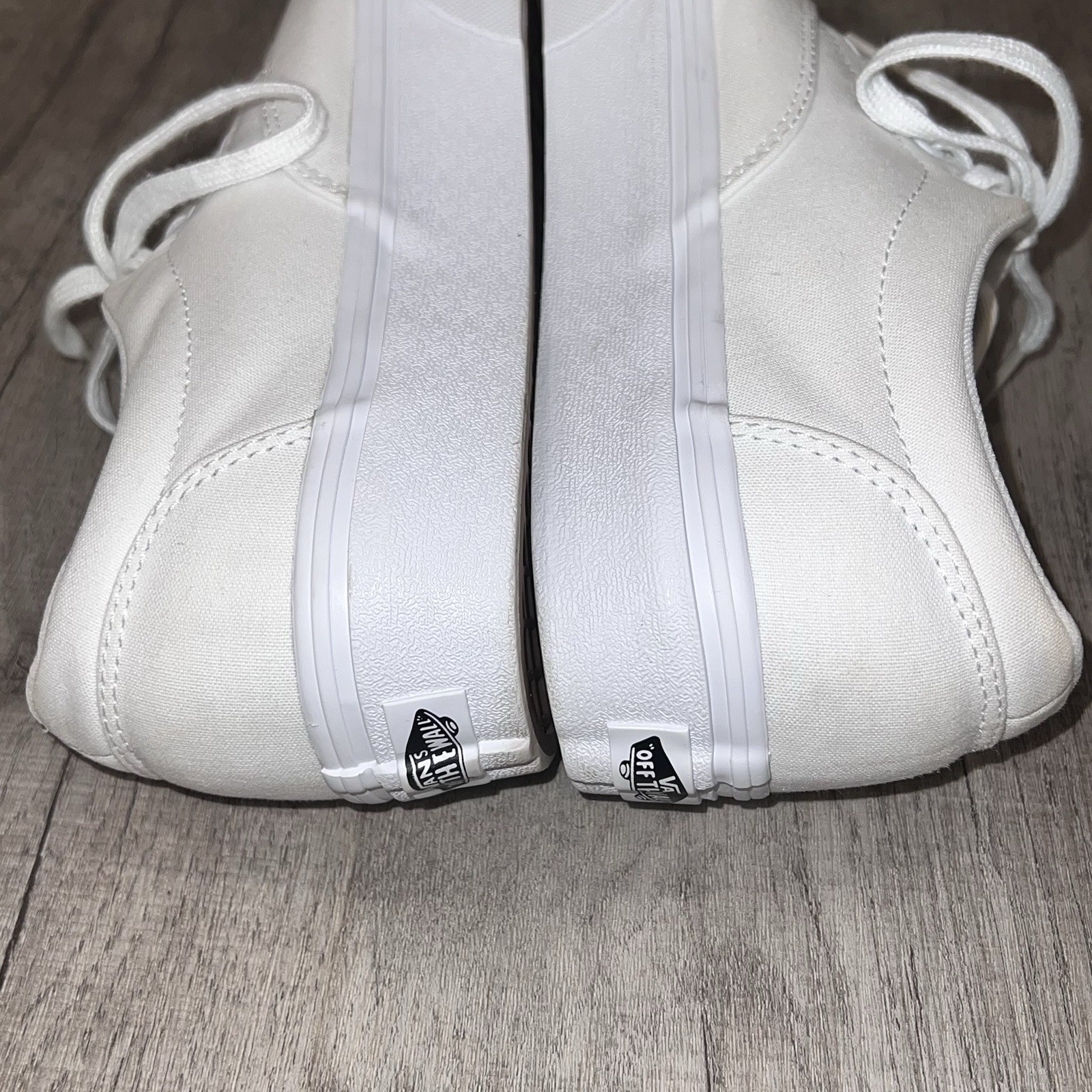 Vans Shoes Women Doheny Triple White Size 8.5 Sneakers Lace Up Skateboarding