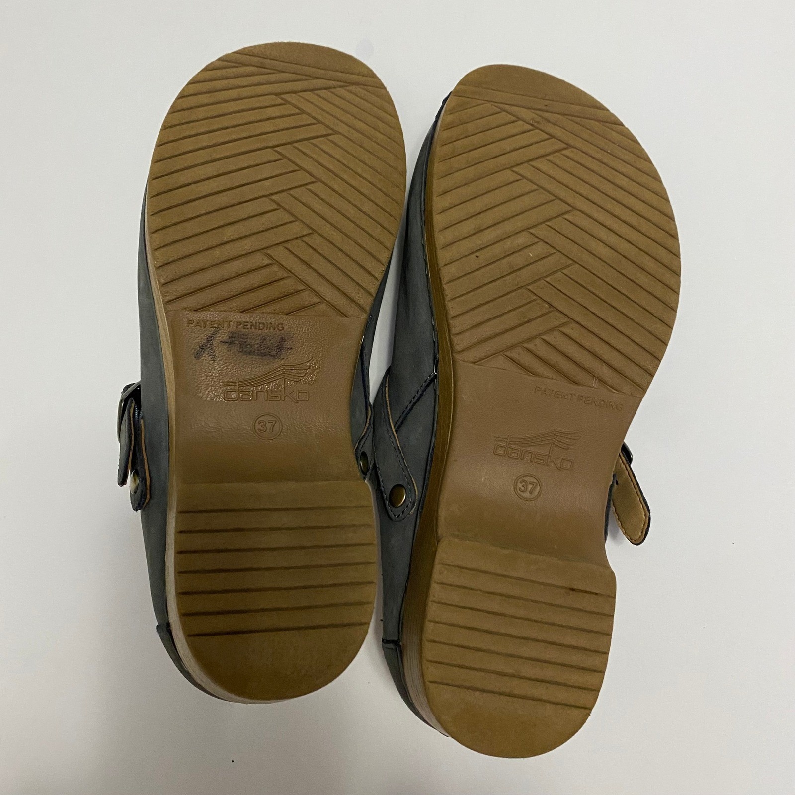Dansko Berry Clogs Womens 37 Gray Scandinavian Leather Swivel Strap Buckle Mules