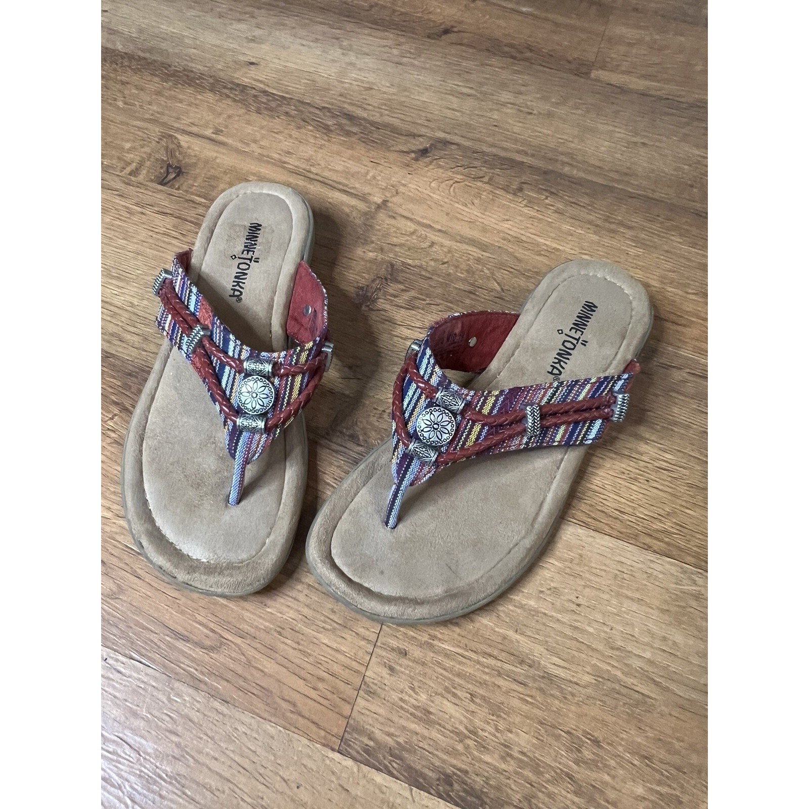 MINNETONKA SILVERTHOREN RED STRIPE BROWN LEATHER THONG FLIP FLOP SANDAL SHOE 5