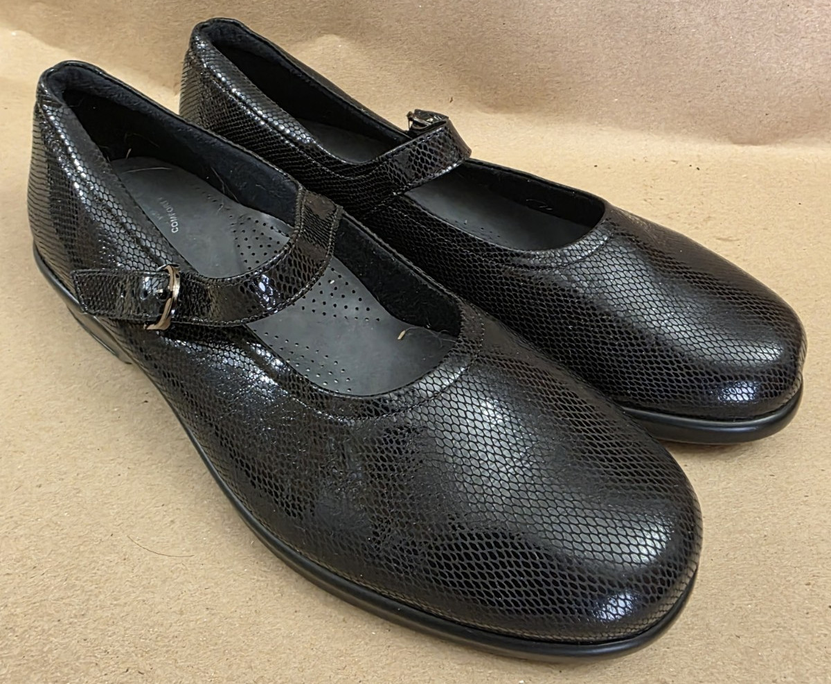 SAS (Sz 10.5 W) Maria Mary Jane Shoes Women’s Black Snake Print Leather Comfort