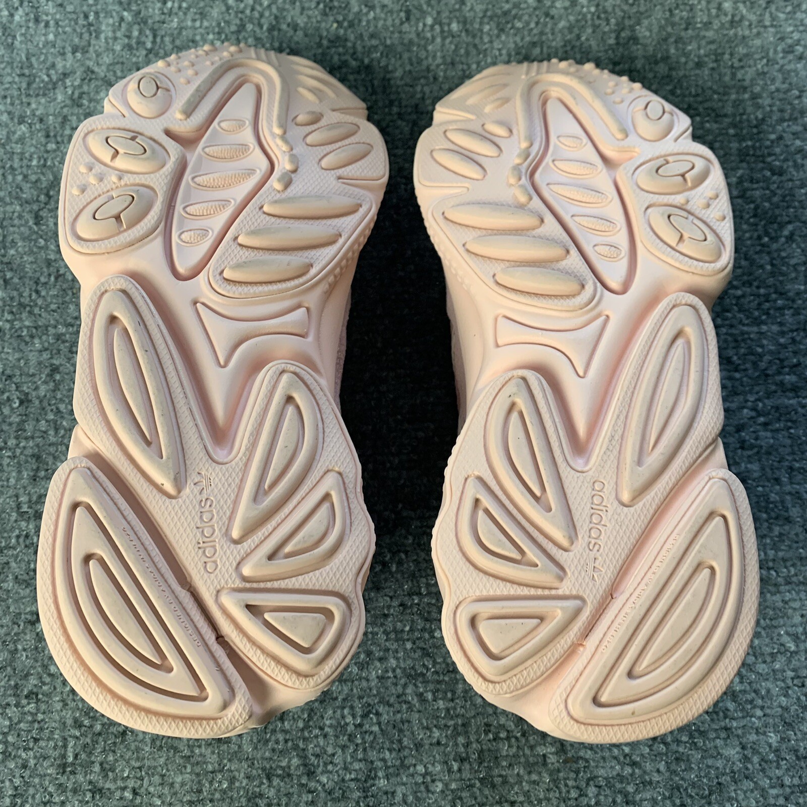 ADIDAS Ozweego Shoes Women’s Vapor Pink Hq6682 Size 7.5 US “New Without Box”