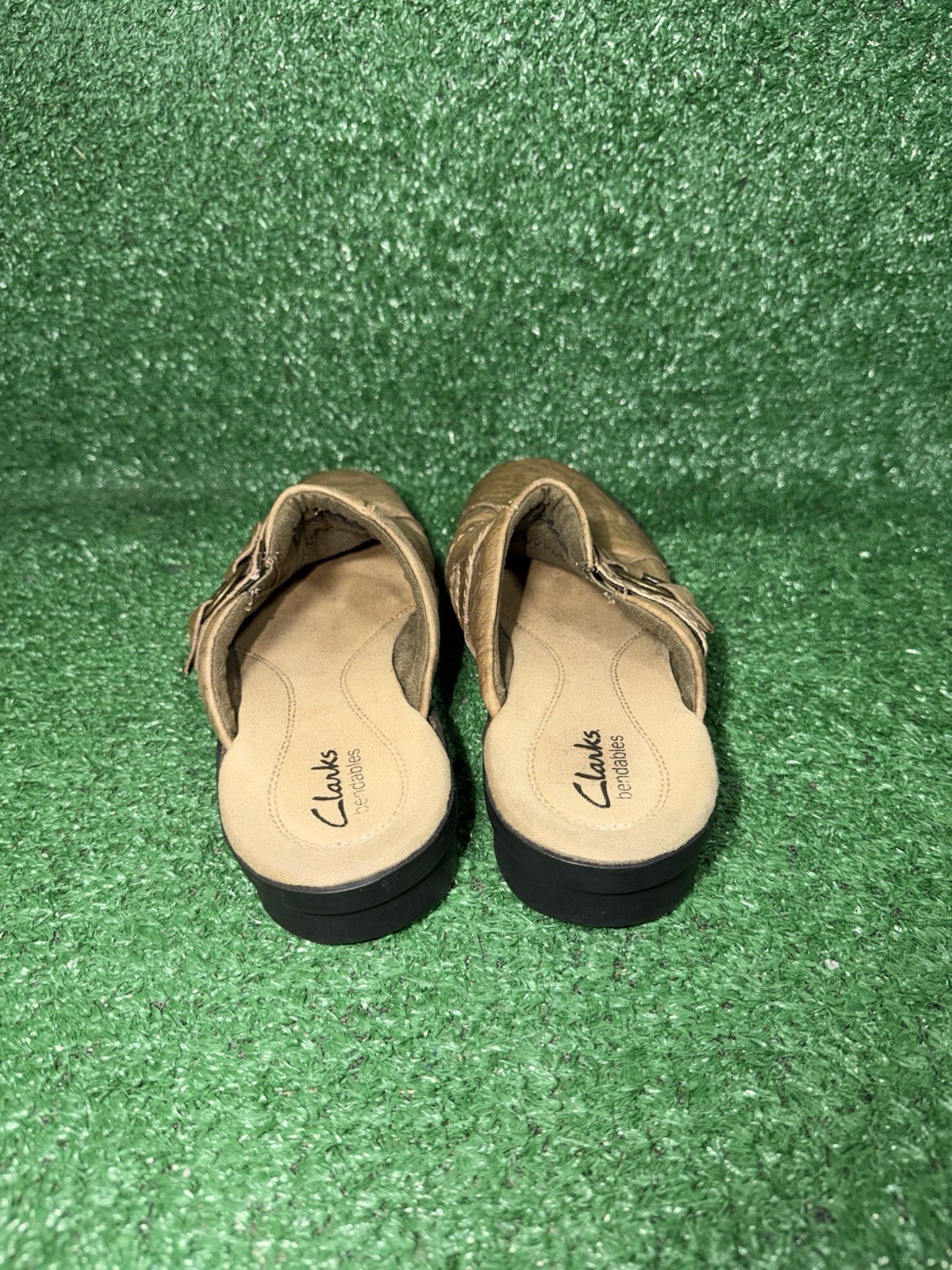 Vintage Y2K Clarks Mule Clogs Women Size 8 M Brown Leather Textured Slip On Shoe