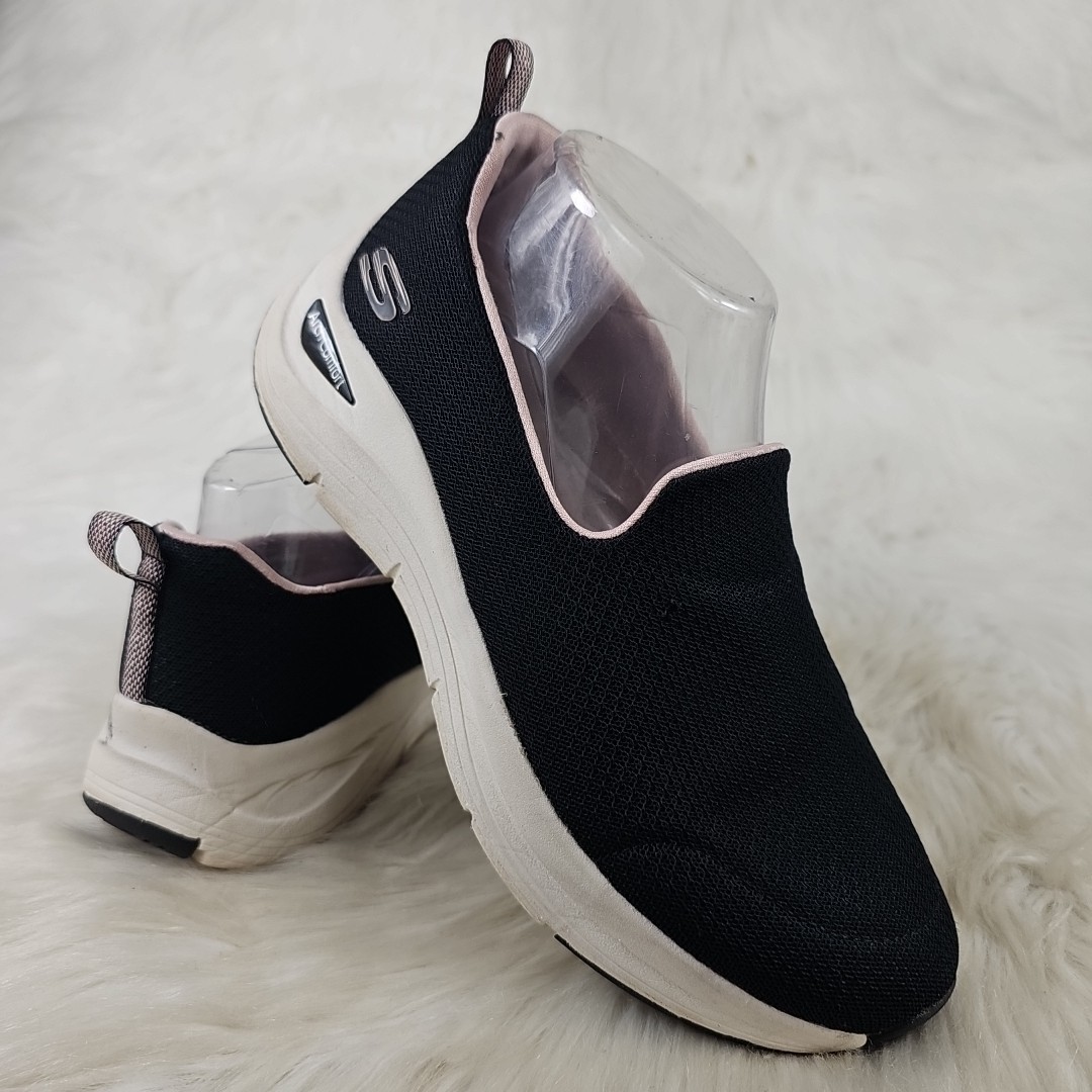 SKECHERS Arch Comfort 56126 Black Pink Slip On Casual Comfort Womens Size 7