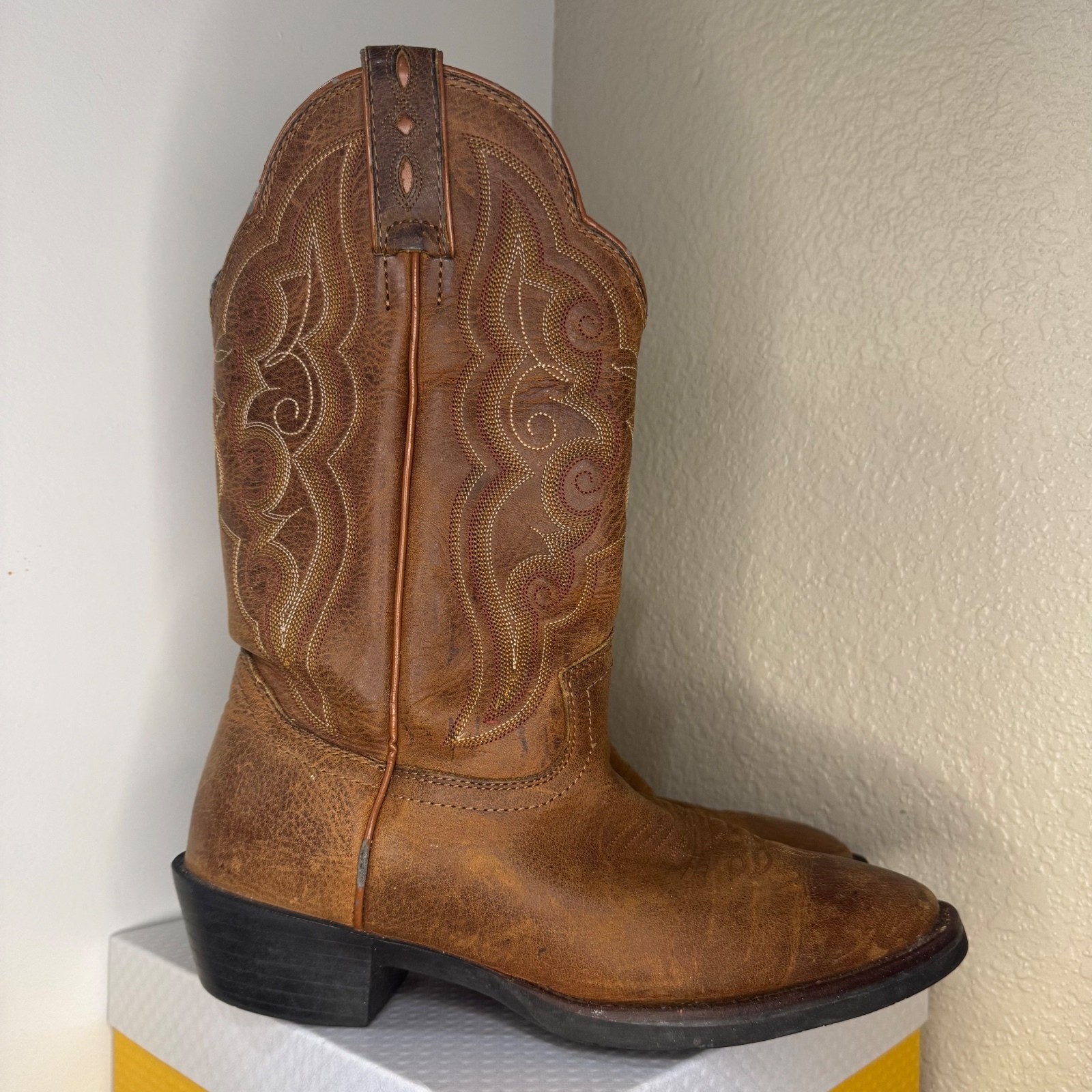 Justin Women’s 8B Brown Leather Western Cowboy Boots Square Toe Pull On Distress