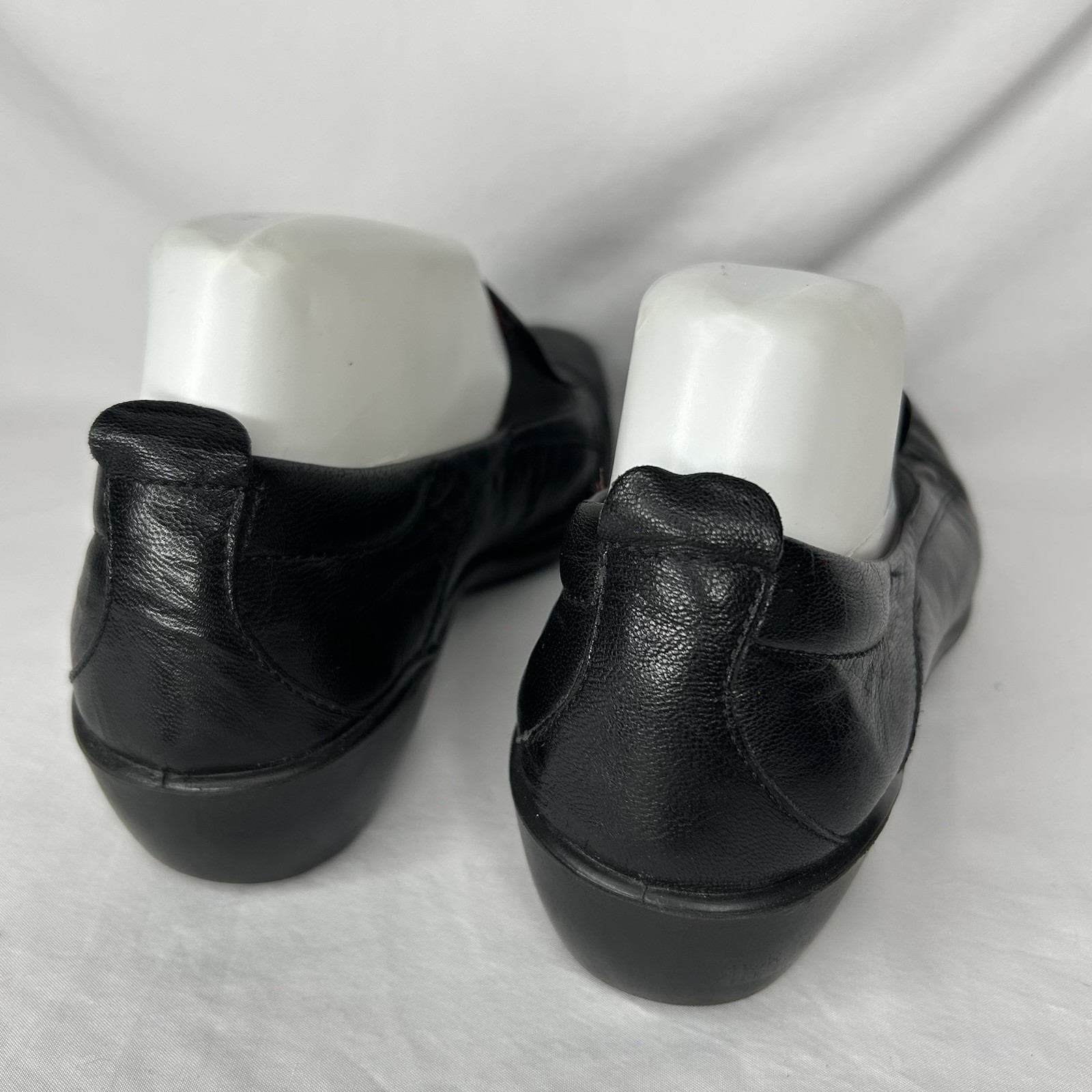 ROMIKA Cassie Wrinkled Black Leather Slip-On Loafers Shoes EU 38 Women’s 7.5