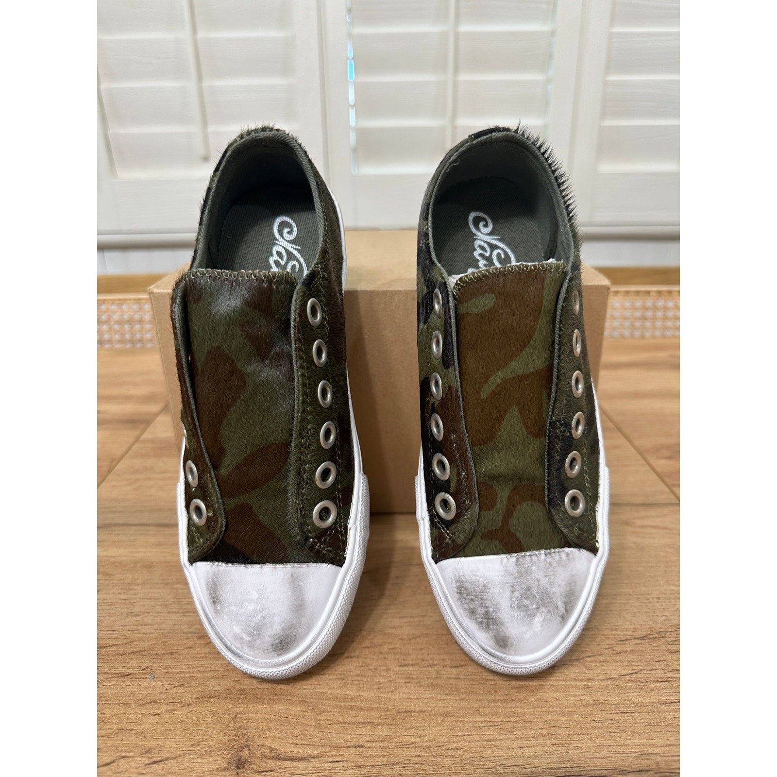Naughty Monkey Shalomar Sneaker Camo Leather 100% Pony Hair Sz 6 NWOB Distressed