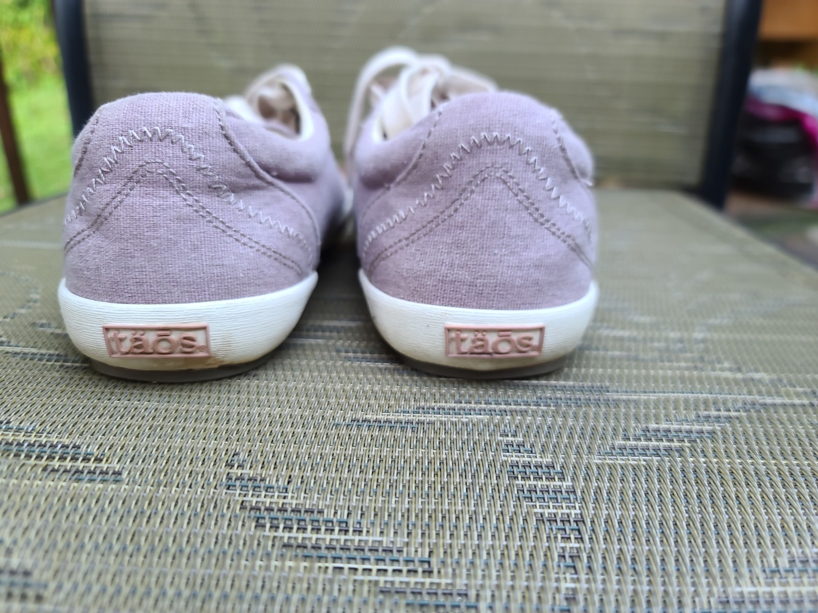 Taos Star Washed Canvas Low Top Sneakers Shoes 7 Blush Lavender