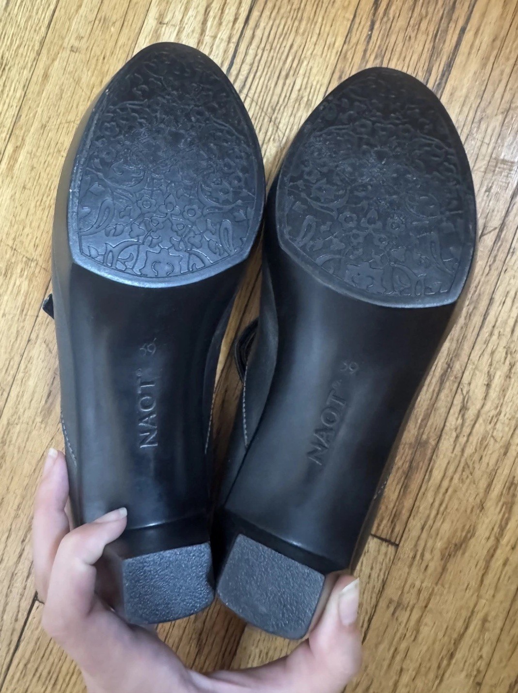 NAOT Mary Jane Shoes Women’s Size EU 39 /8-8.5 Metallic Gray Leather Heels Pumps
