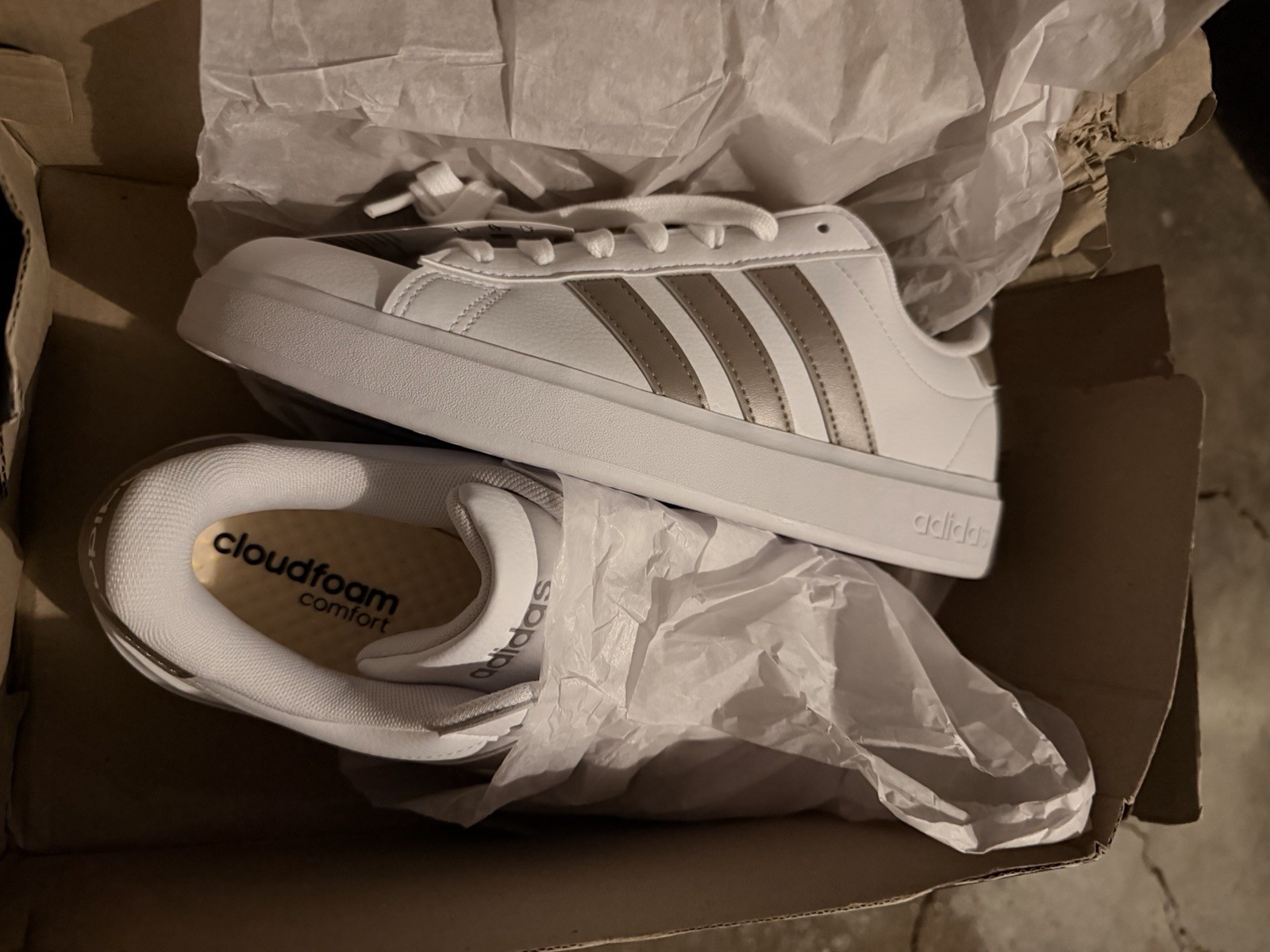 Brand New Adidas Grand Court 2.0 Wmns Lows Sz 8W/6.5M Shoes White/Silver Stripes
