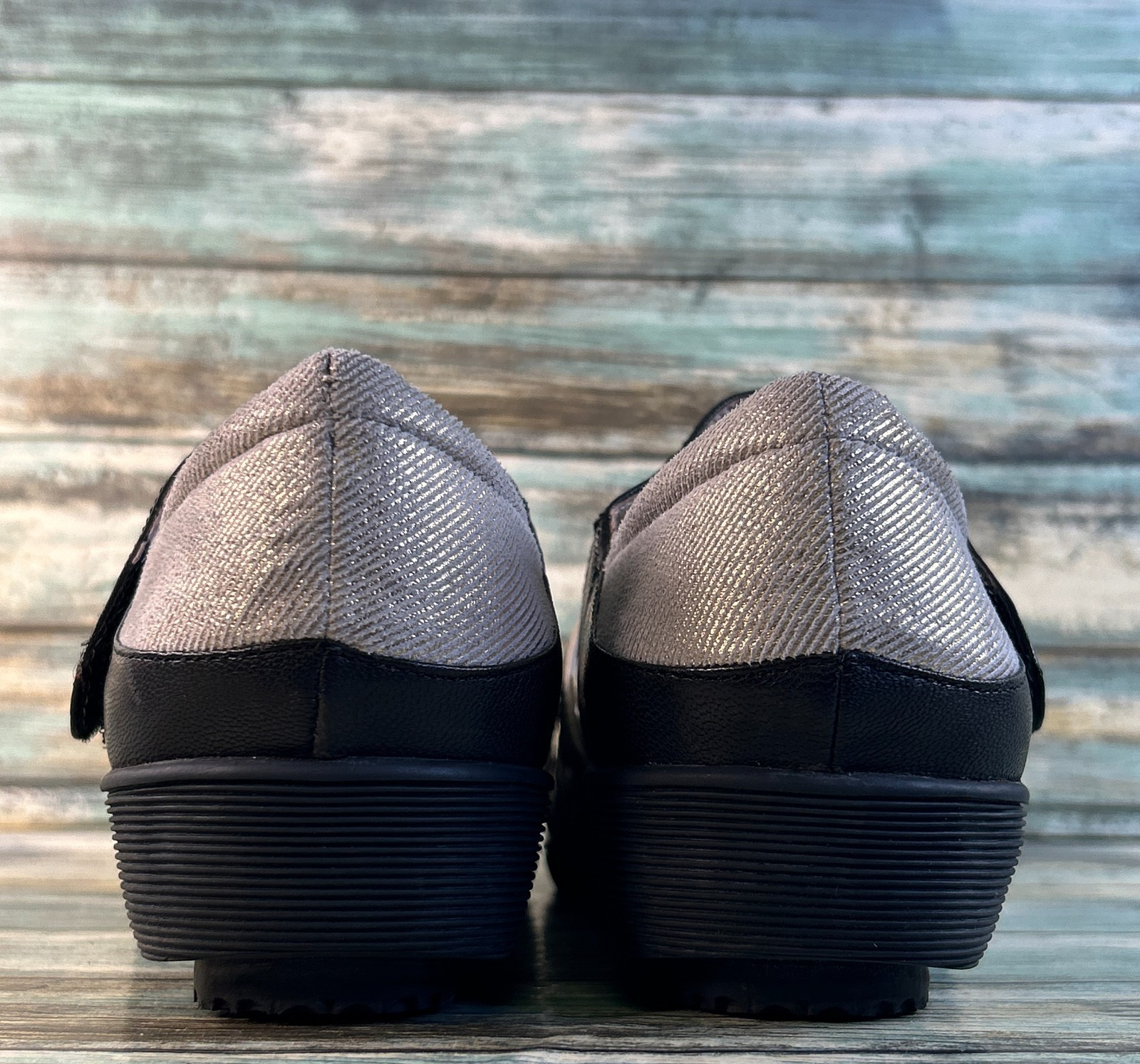GRAVITY DEFYER Mary Jane 7.5 Wedge Adjustable Comfort Shoe Metallic Gray Leather