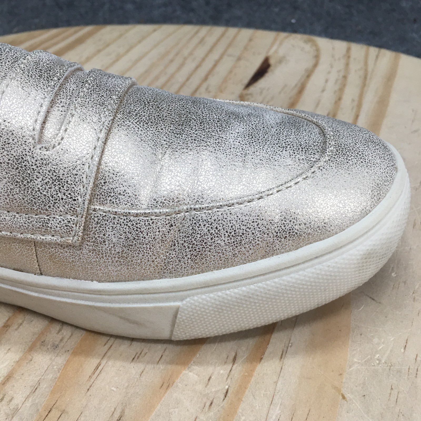 Dr. Scholls Shoes Womens 9M Nova Moc Slip On Sneakers Silver Faux Leather Casual