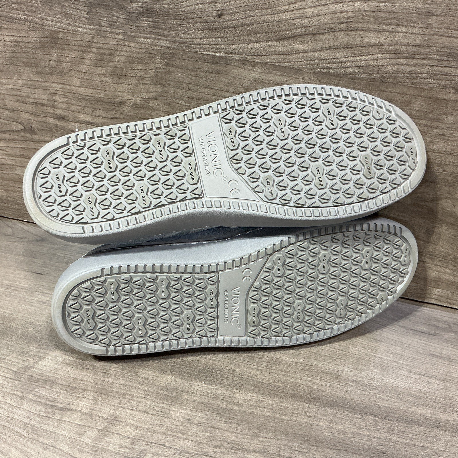 Vionic Honey Avery Camo Light Blue Slip On Sneakers Shoes Women’s Size 9