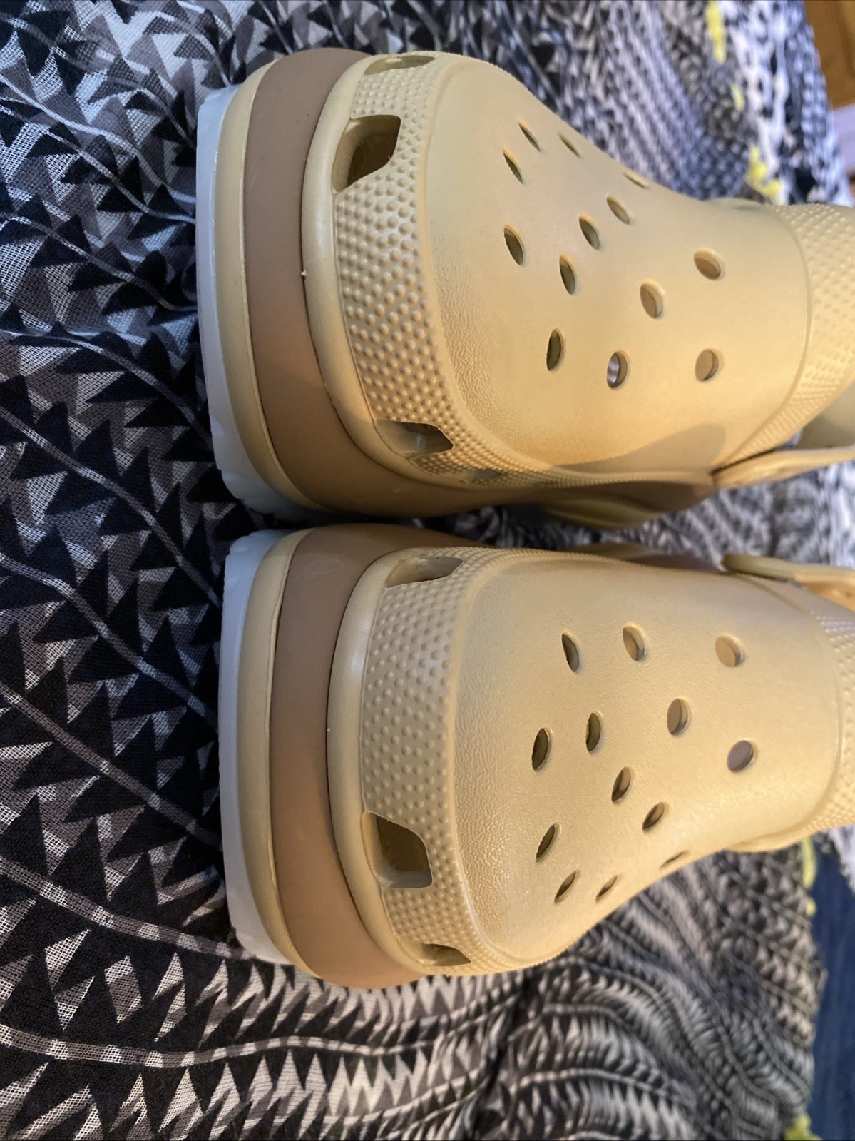 Crocs Mega Crush Matte Clogs Wheat EC Size M5 W7