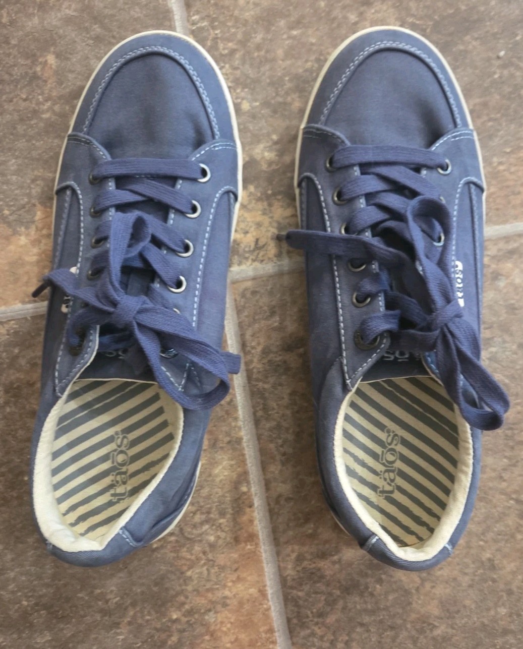 Taos Moc Star Shoes Sneakers Womens size 9.5 Blue Washed Denim Casual Comfort