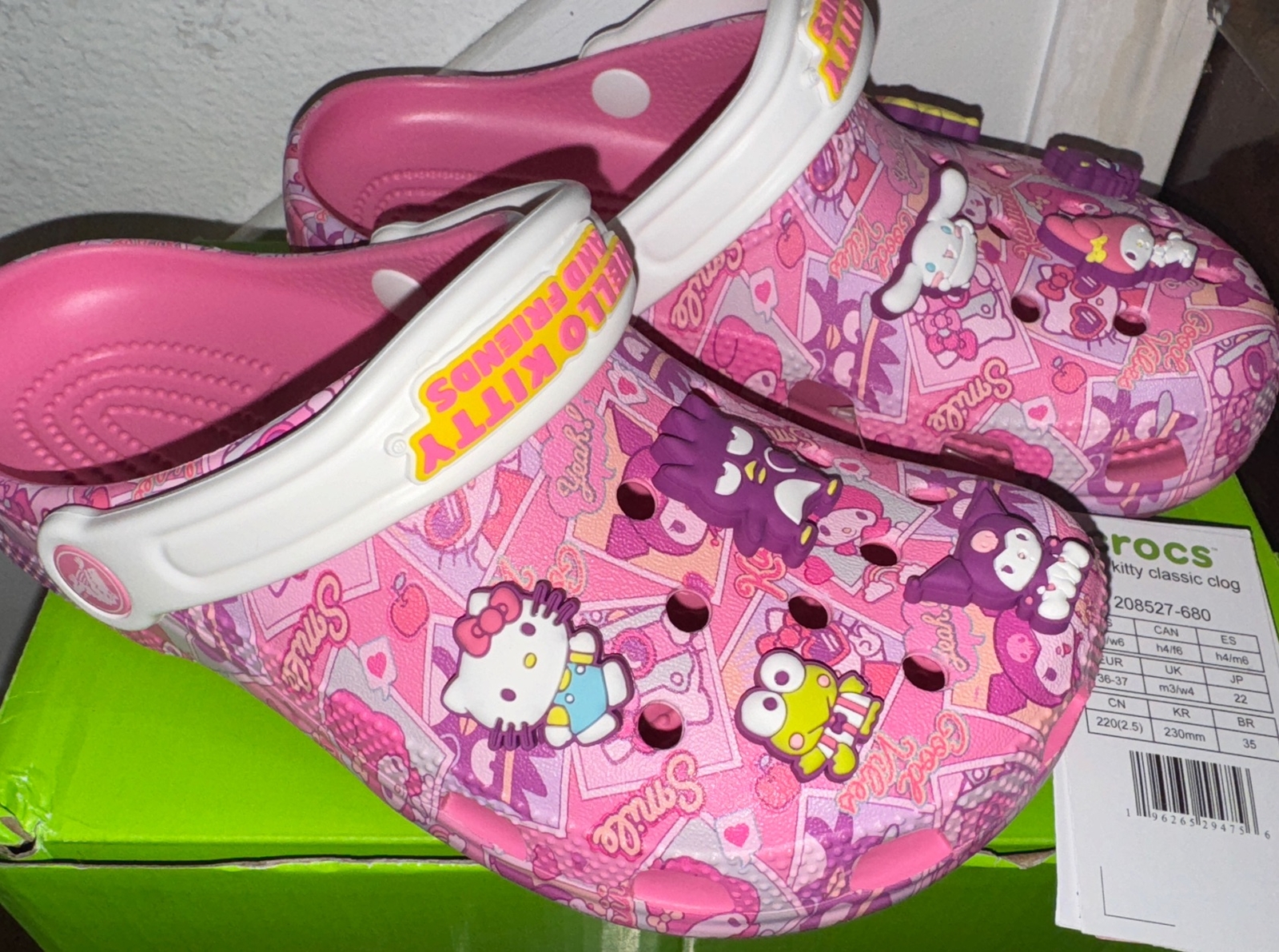 NWB HELLO KITTY AND FRIENDS CLASSIC CLOG, Size M4/W6