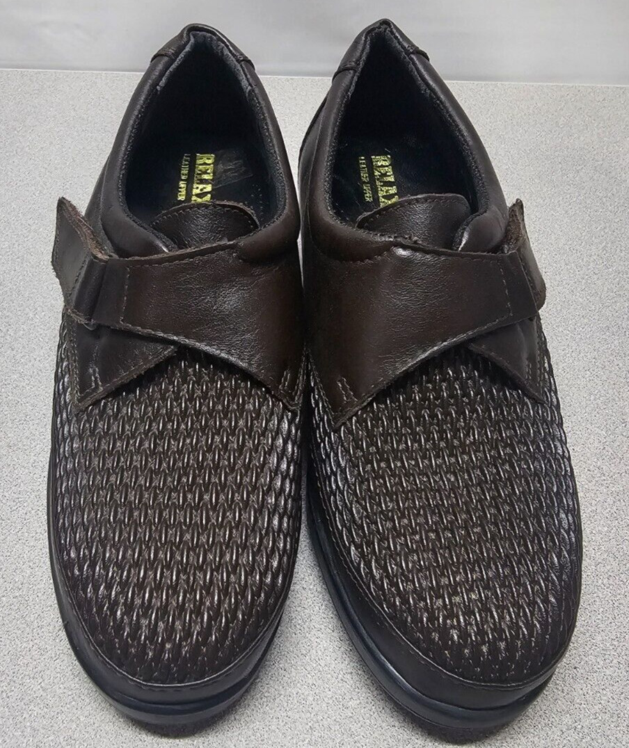 NIB RelaxShoe Eden Womens Size 6.5 Brown Leather Casual Walking Shoe Comfort