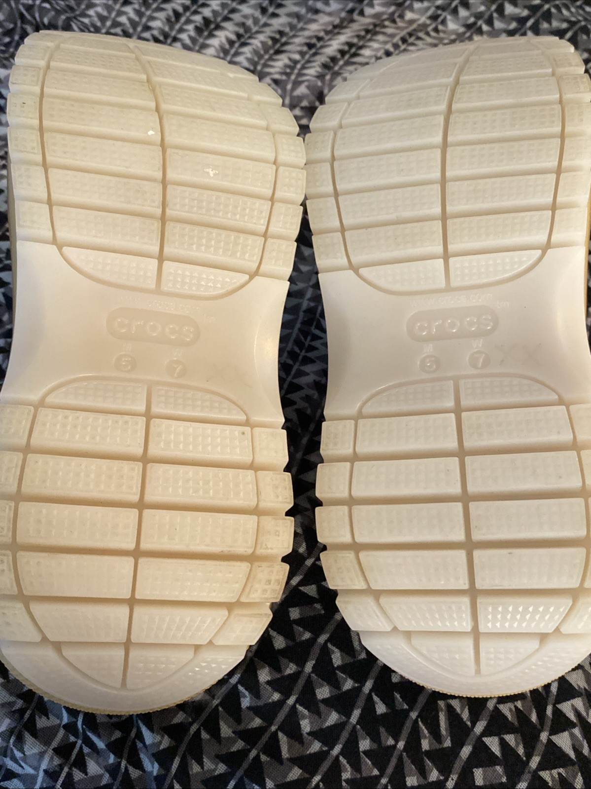 Crocs Mega Crush Matte Clogs Wheat EC Size M5 W7