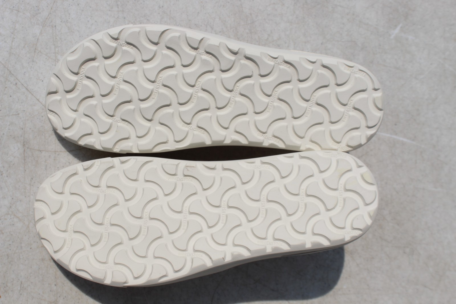 Birkenstock Oswego Color Sandcastle EU 37 US W7 M4 Narrow Fit NEW WITH BOX