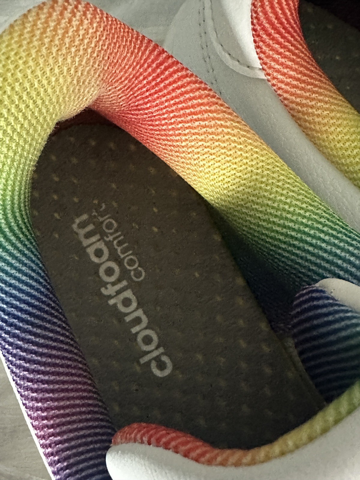 ADIDAS GRAND COURT PRIDE SNEAKERS 6.5 WOMENS WHITE RAINBOW WOMENS CLOUDFOAM