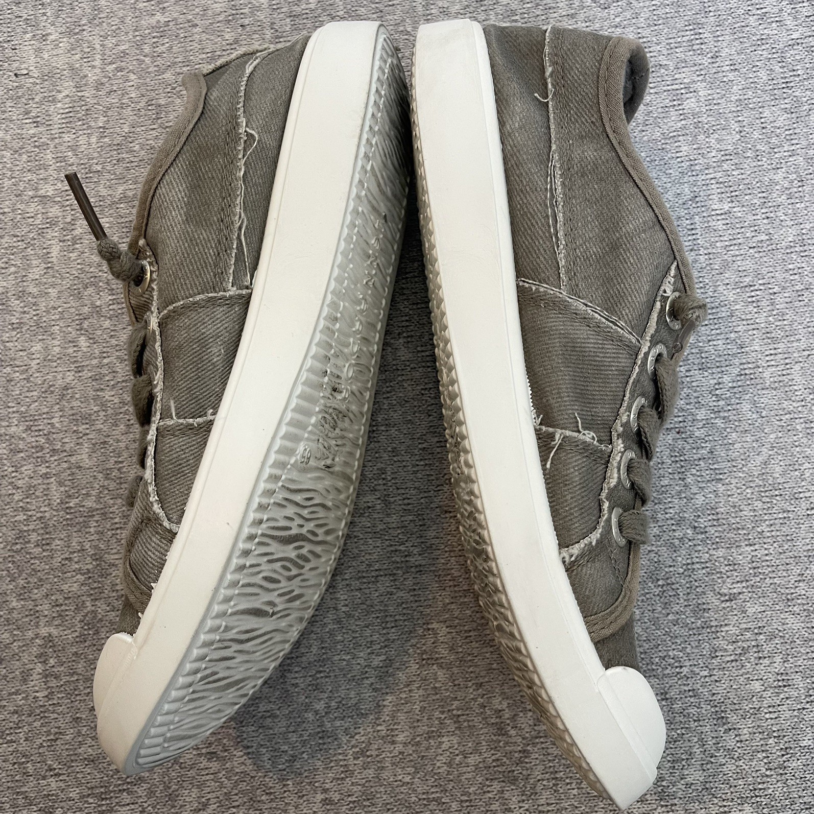 JENN ARDOR SlipOn Canvas Shoes Women Low Top Fashion Sneakers Walking Flats 6.5