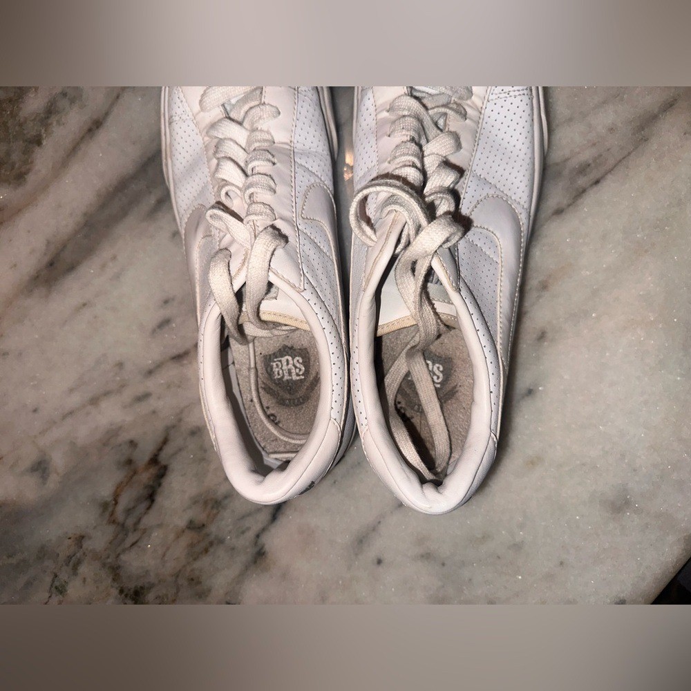 Nike Size 8 Womens Sweet Classic Low Perforated White Leather Sneakers