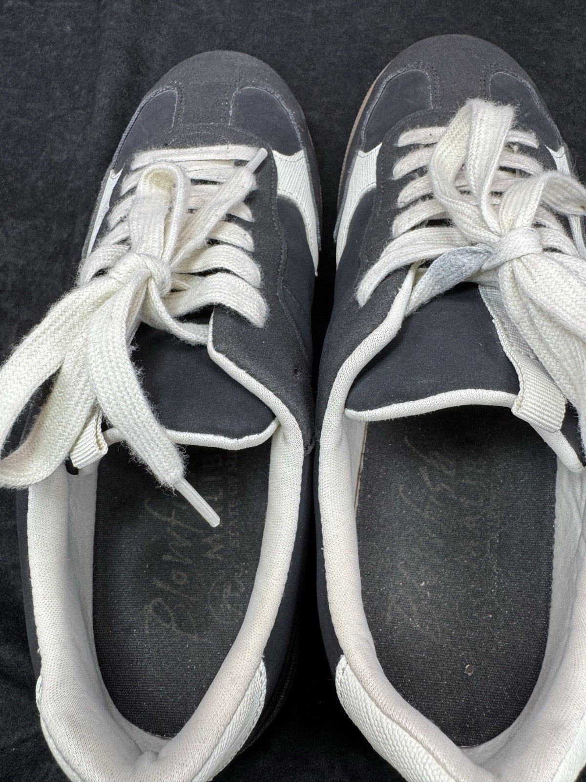 Blowfish Malibu Tastic Lace Up Sneakers Black Faux Suede Womens Size 10 EUR 40.5