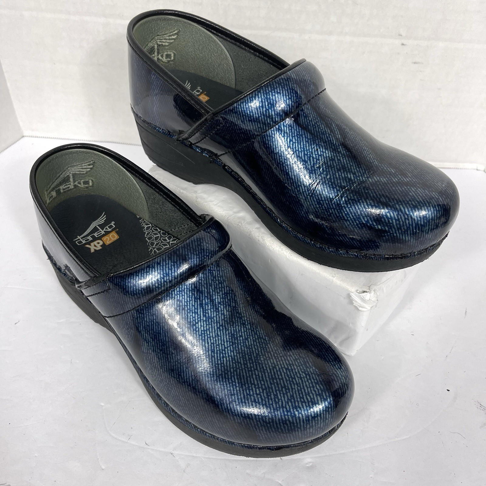 Dansko XP 2.0 Clog Womens 39 US 8.5 – 9 Blue Denim Patent Leather Nursing Shoes