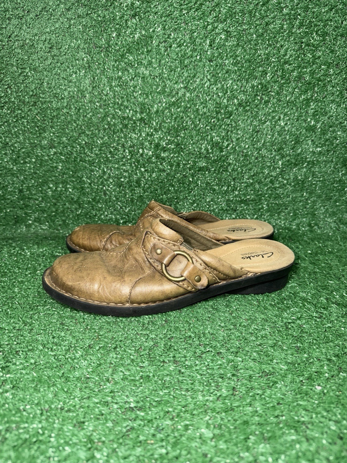 Vintage Y2K Clarks Mule Clogs Women Size 8 M Brown Leather Textured Slip On Shoe