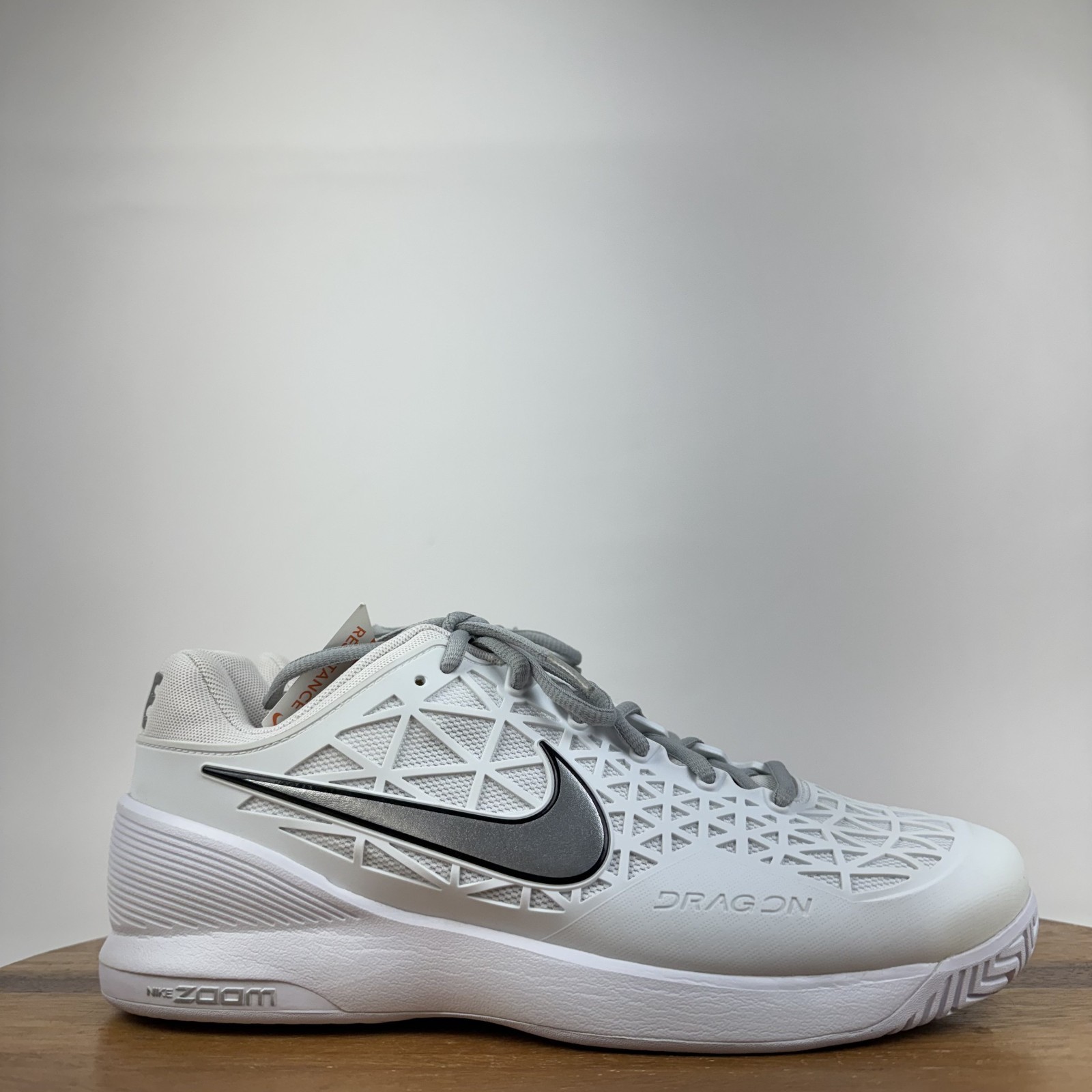 New Womens Nike Zoom Cage 2 White Comfort Athletic Tennis Sneakers Size 10.5 M