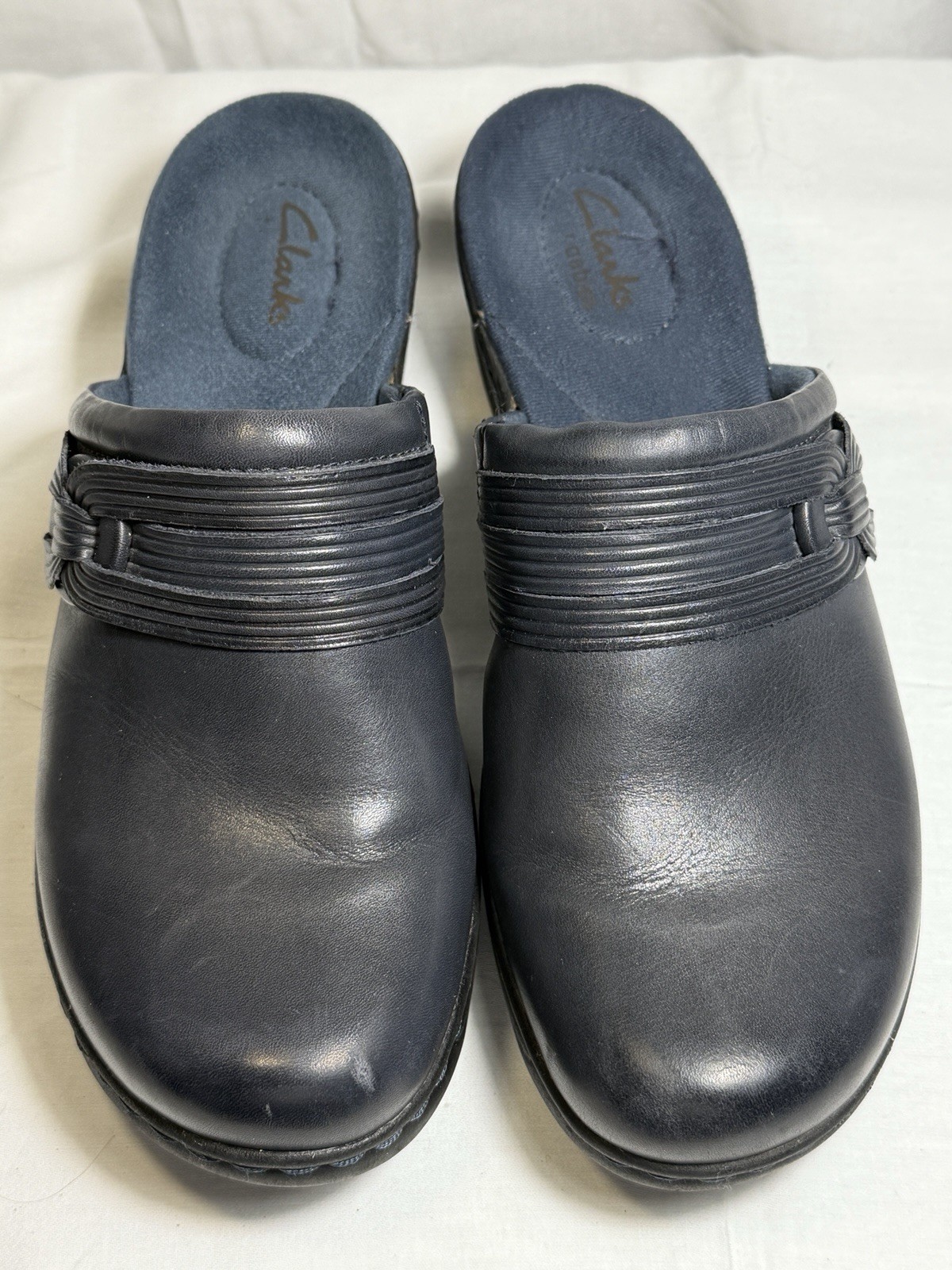 Clarks Leather Slip on Mules / Clogs – Women’s Size 7.5 M – Navy Blue