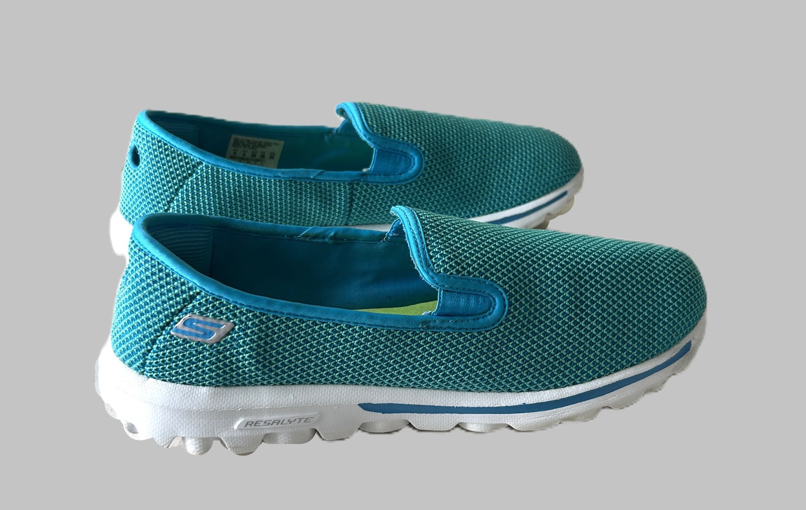 Skechers Go Walk Memory Foam Fit Slip-on Shoes Size 9M in Turquoise
