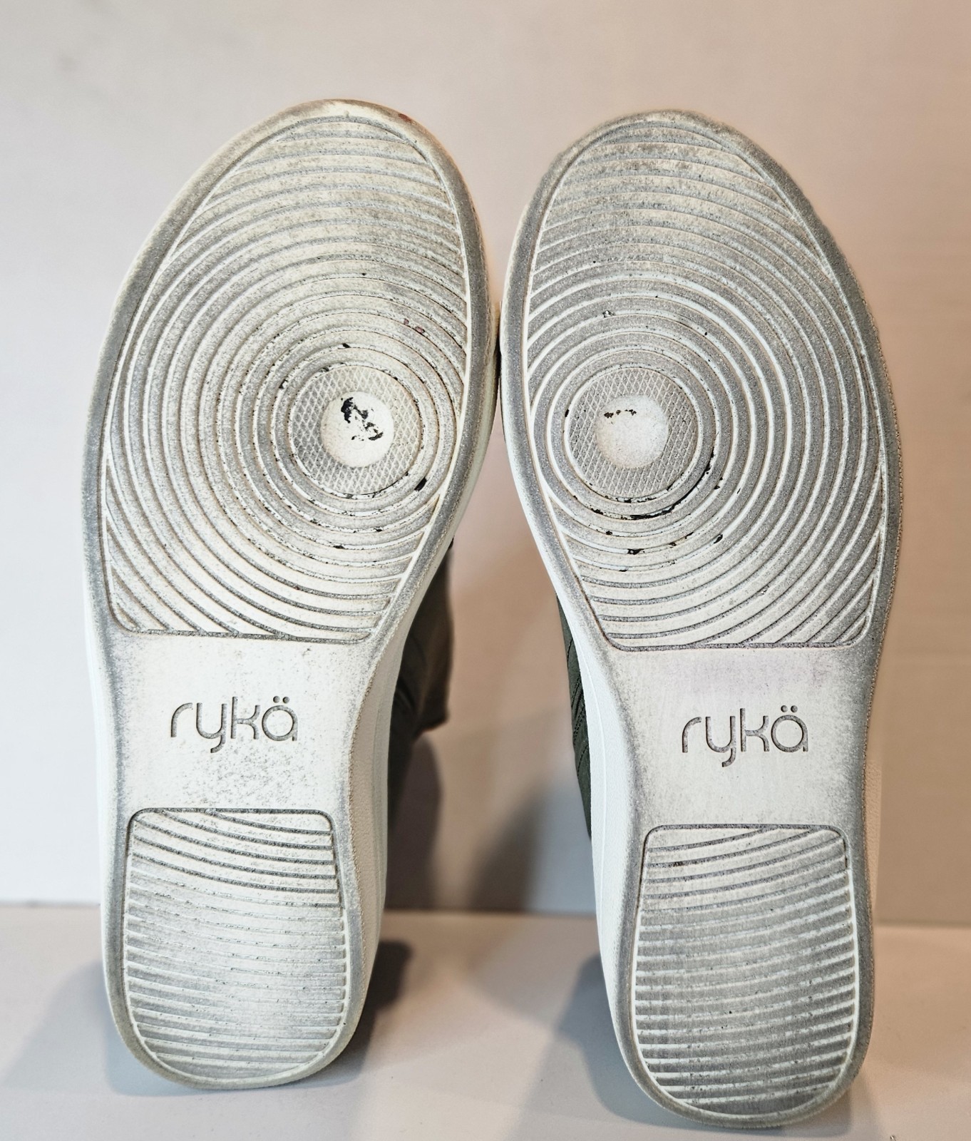 Ryka Womens Vera Comfort Wedge Sneaker Olive 9 Wide Ankle Boot Walking Shoe EUC
