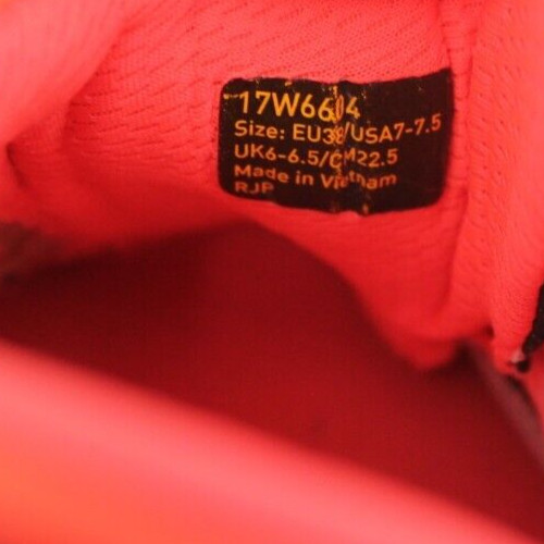 VIBRAM FIVE FINGERS WOMEN’S WATER SHOES NEON PINK SIZE 7-7.5 EUC!