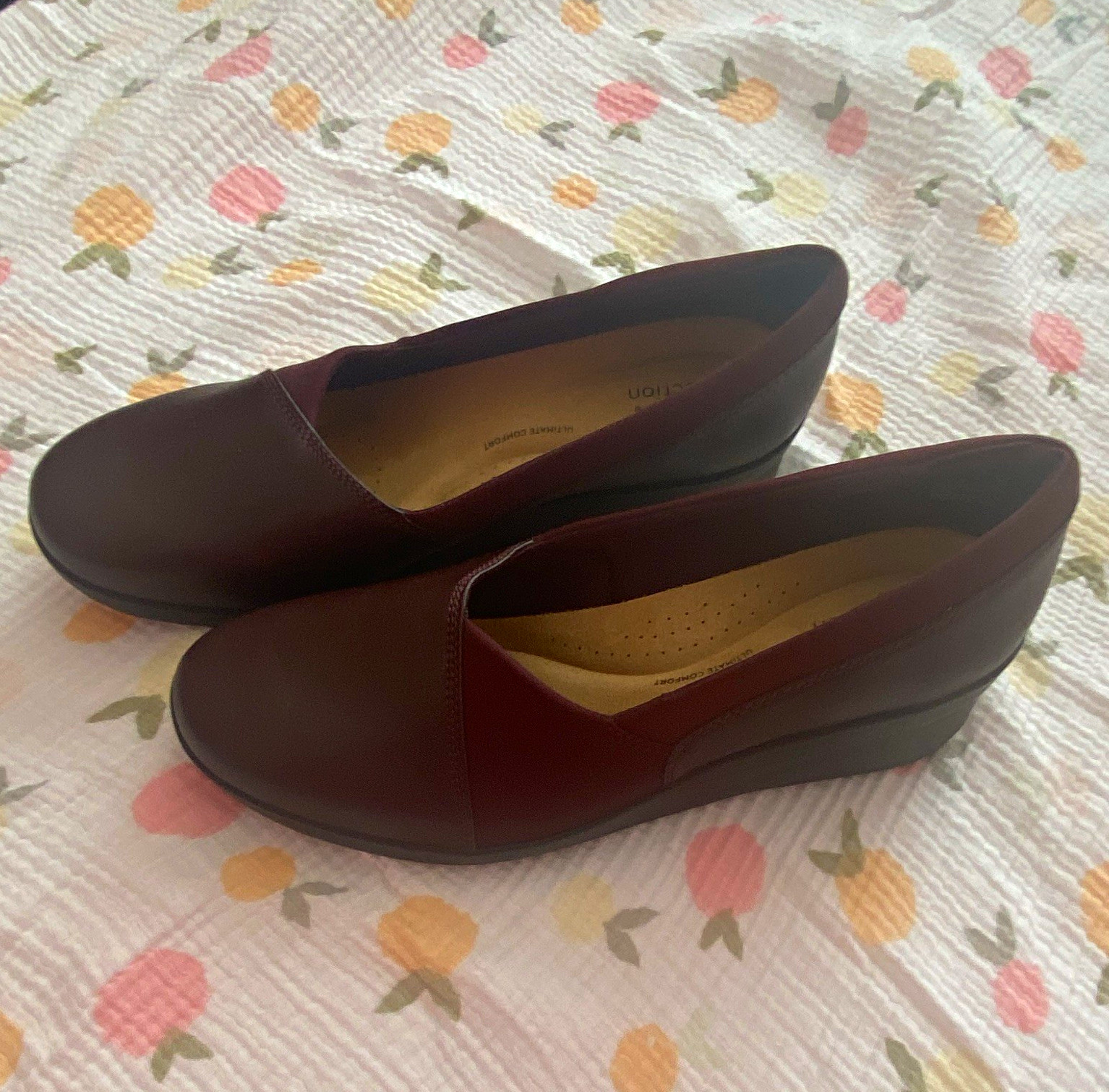 Clarks Collection Suttyn Walk Women’s Leather Comfort Slip-On Burgundy 8.5 W