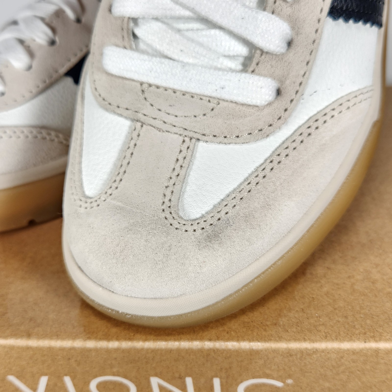 8.5 WIDE – Vionic City Walk – White Black Beige SUEDE LEATHER – Womens
