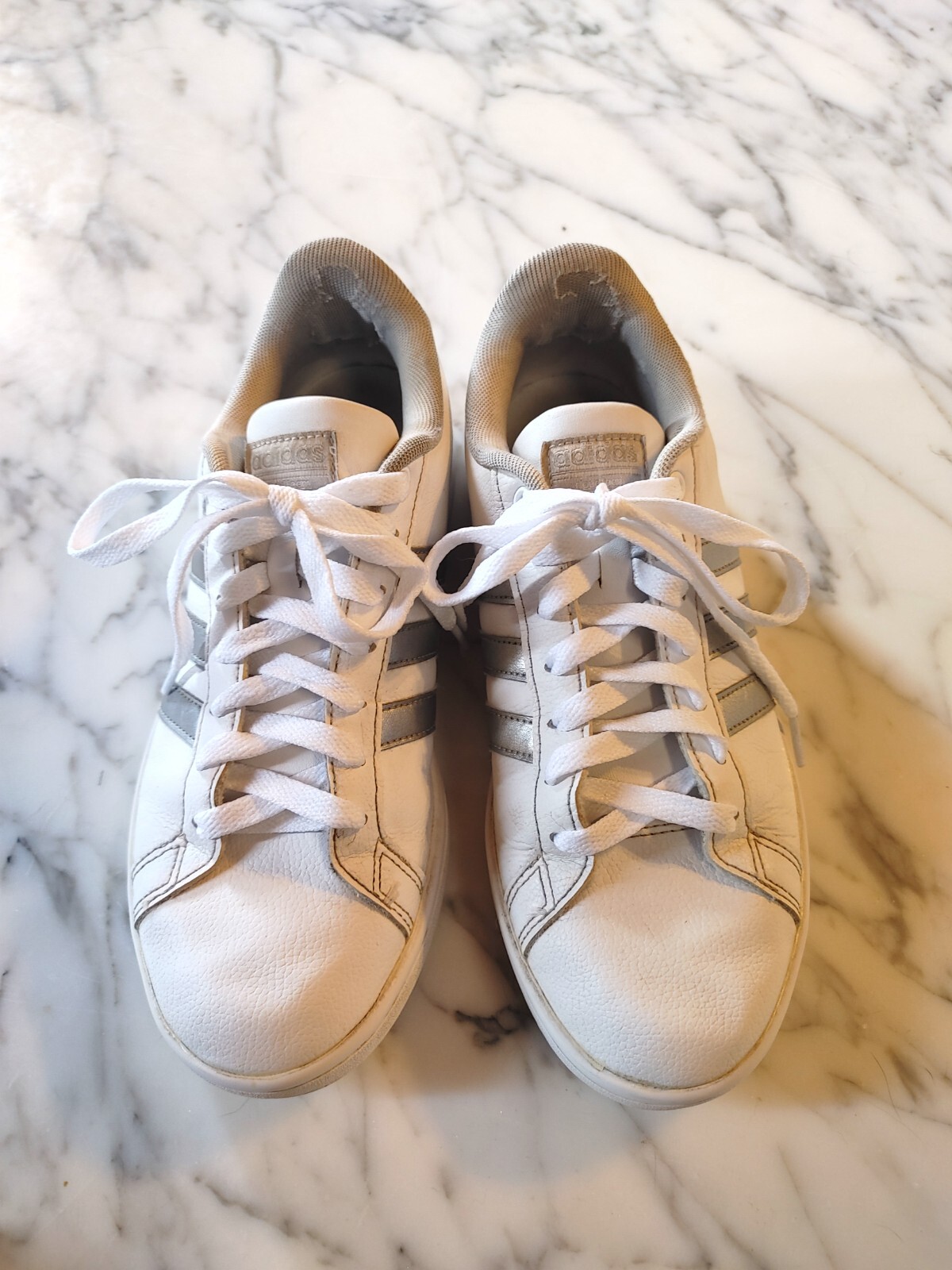 ADIDAS AQ0528 Women’s Sz 7.5 Grand Court White w/Silver Stripes UK 6