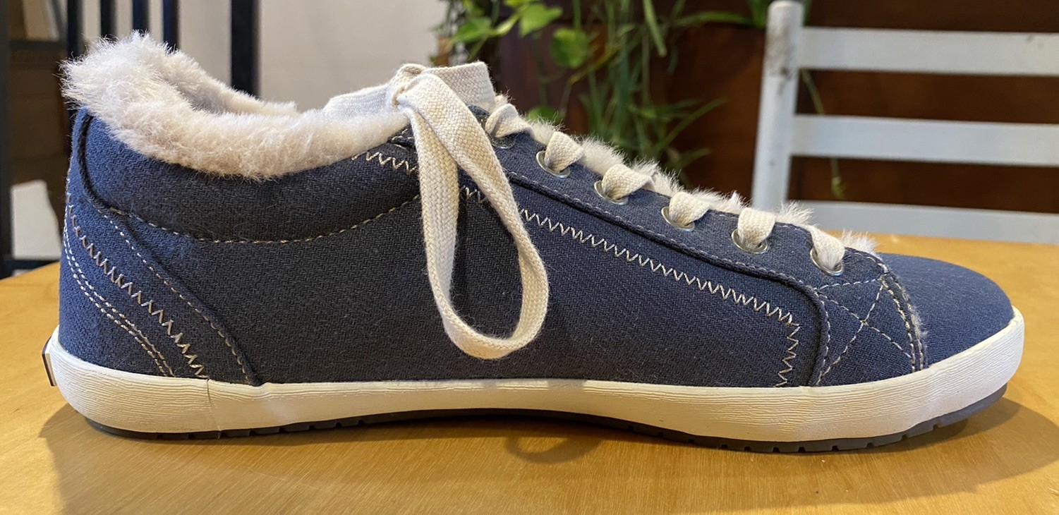 Taos Star Washed Blue Canvas Low Top Sneaker Flats Women’s US 8.5W