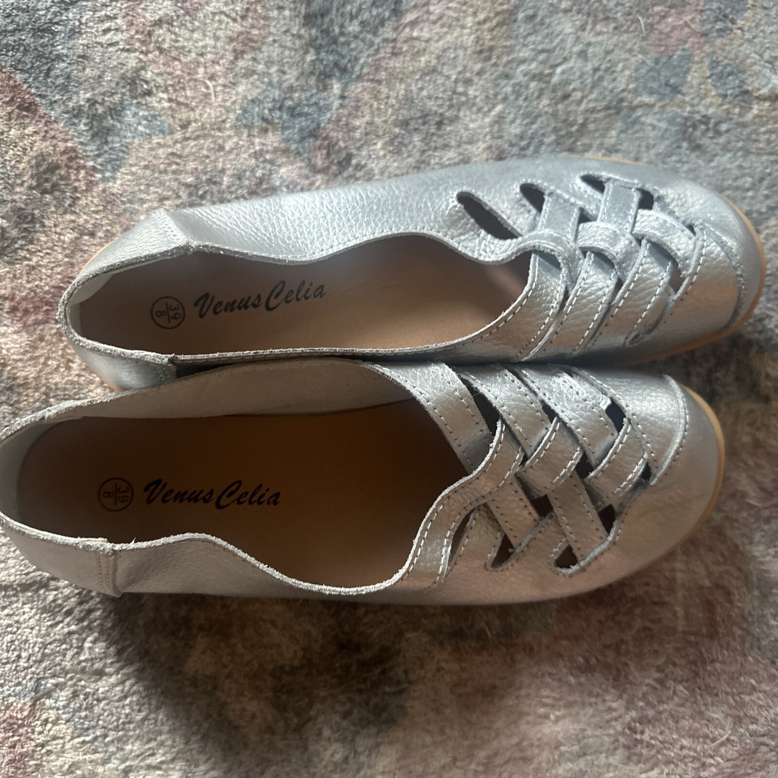 Women’s Venus Celia Silver Shoes 39 size 8 or 8.5 chrome sandal T18
