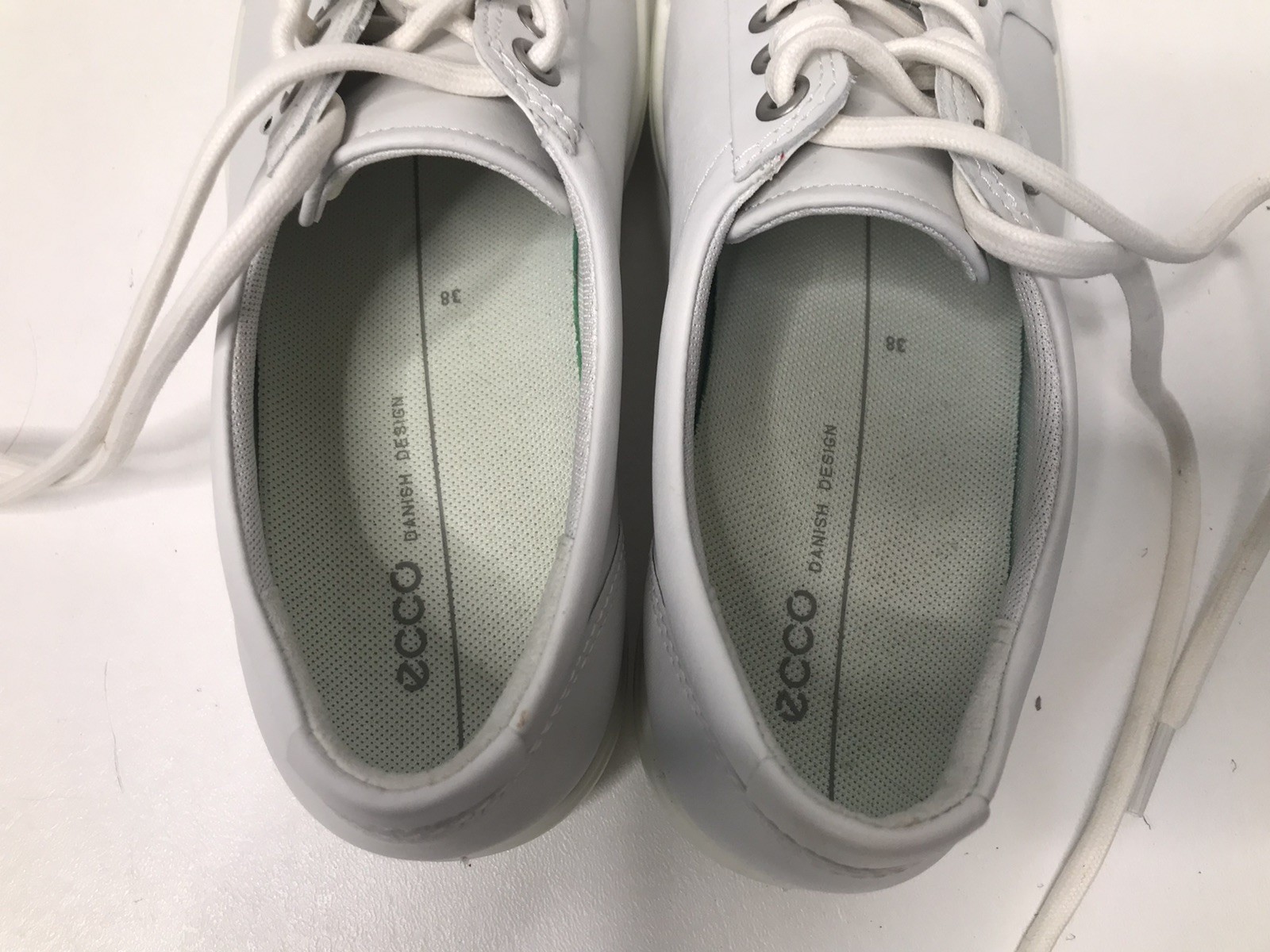 ECCO Shoes Womens 7 7.5 EU 38 White Casual Sneakers Low Top Golf