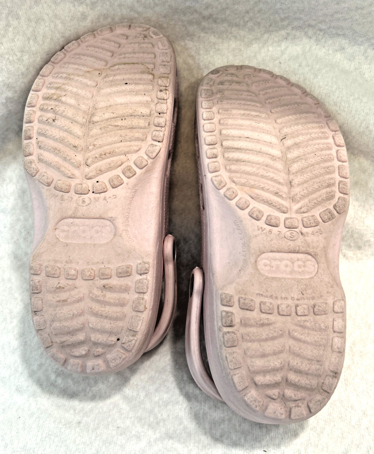 Light Pink Crocs Classic Clogs W 6-7 M 4-5