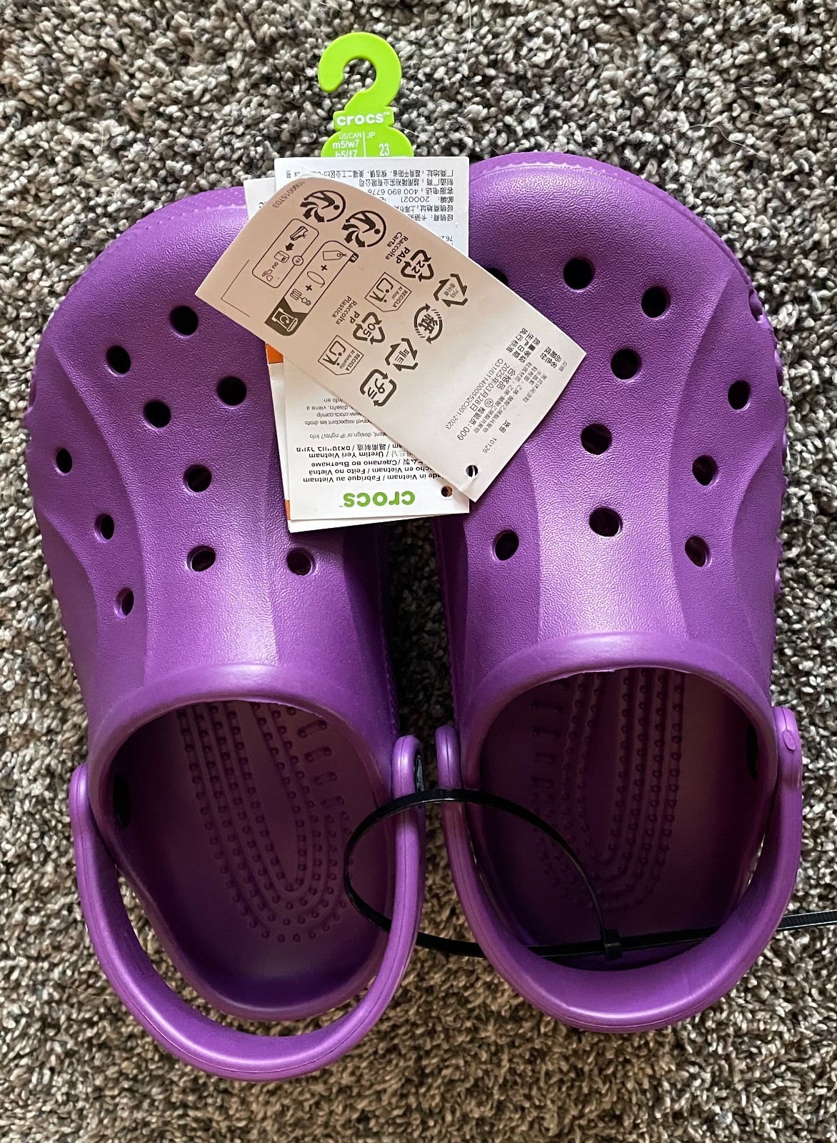 CROCS Crocs Baya Clog SZ: 7W / 5M Amethyst -NEW