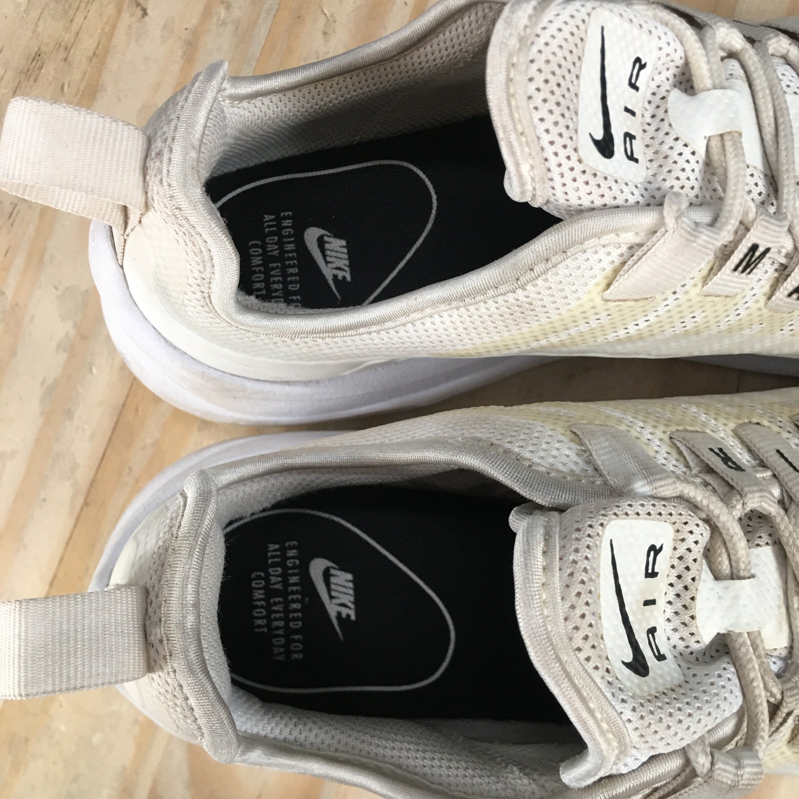 Nike Shoes Womens 7 Air Max Axis Sneakers White Mesh Lace Up Sports AA2168-100