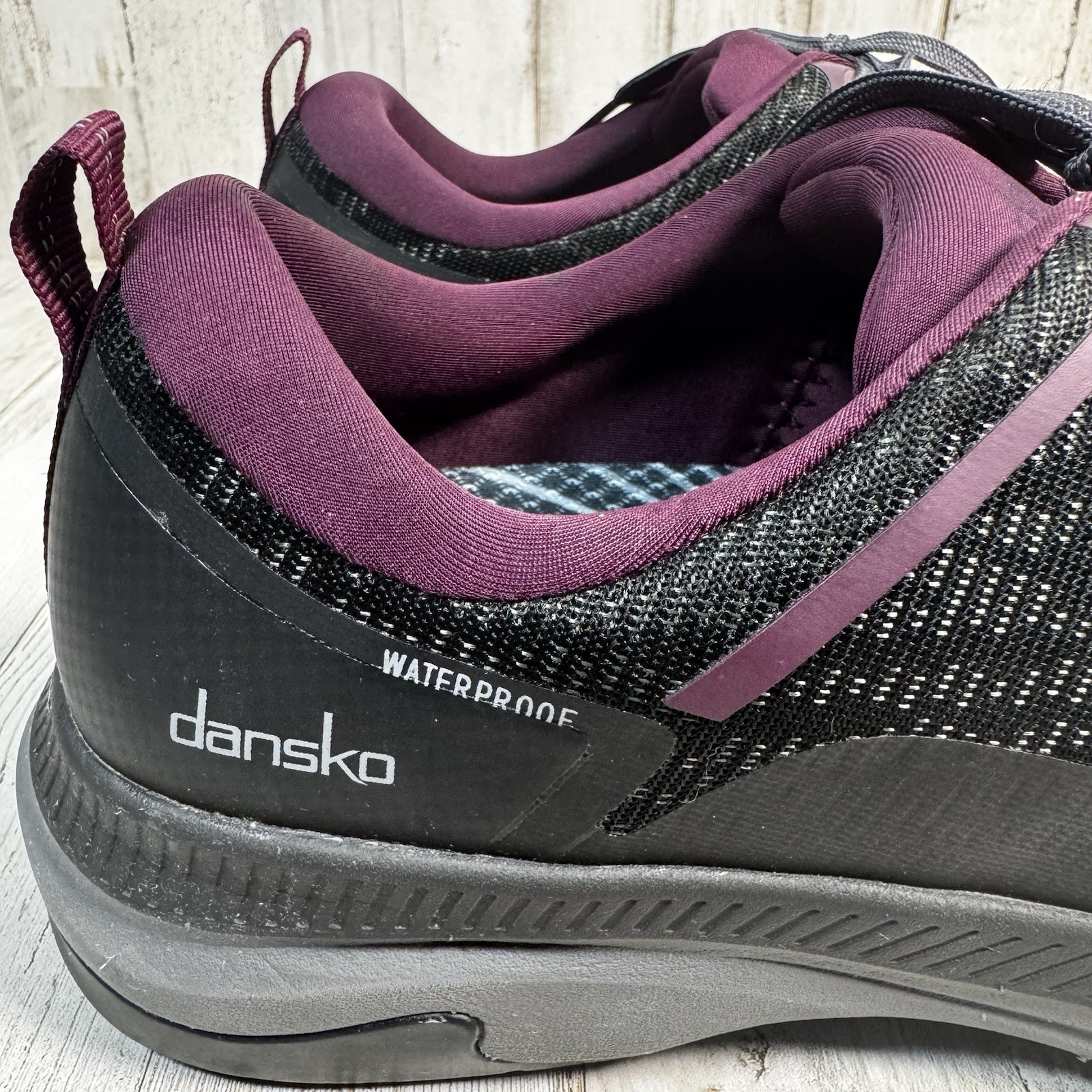 Dansko Womens Makayla Waterproof Hiking Sneakers Shoes Size 39 Black Purple