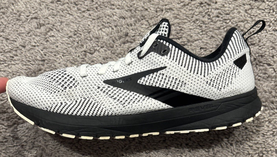 Brooks Women’s Size 11 Revel 5 “Oreo” Running Shoes Sneakers 1203611B121
