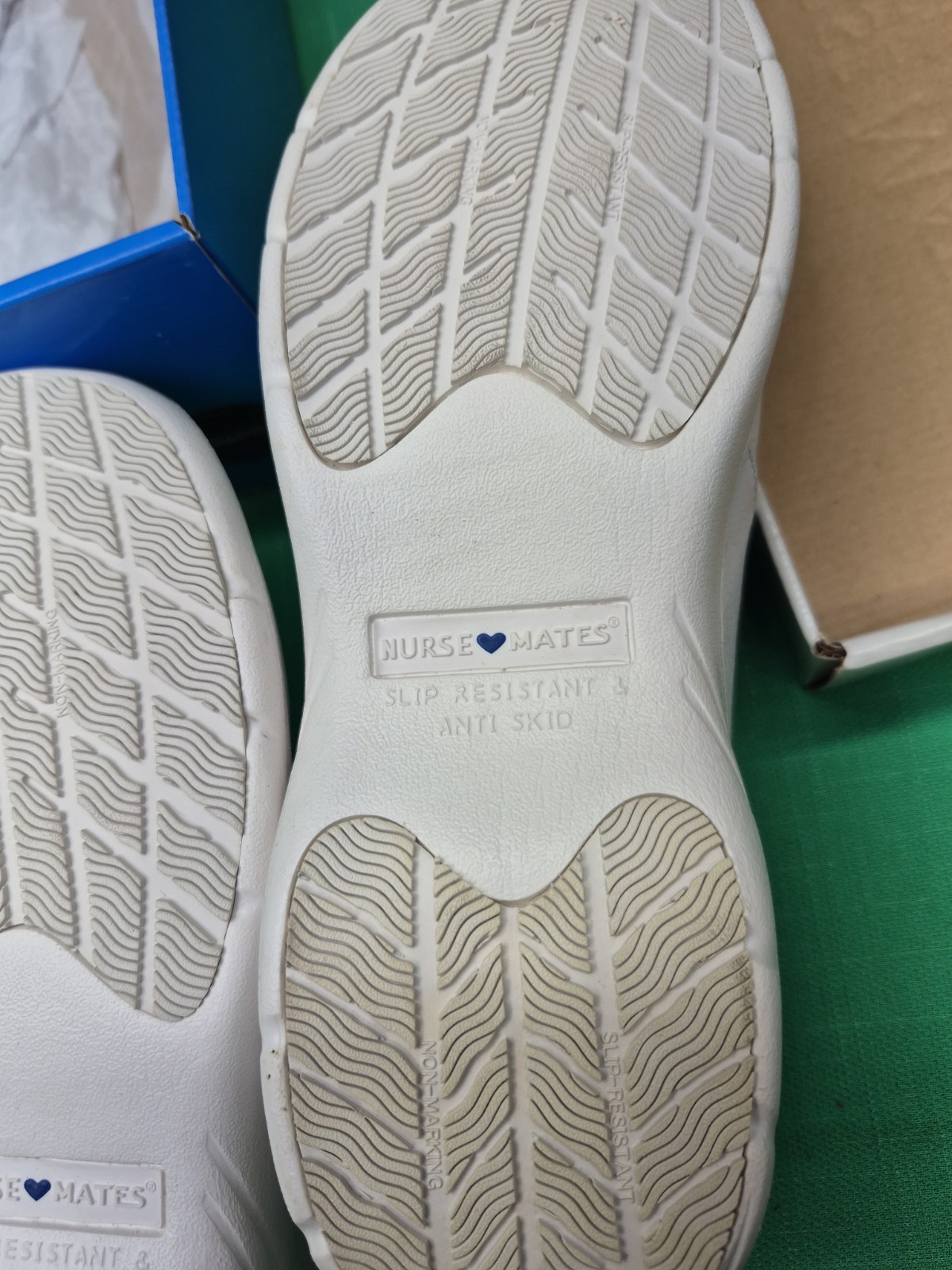 (M) 229904 NURSE MATE WOMEN SHOE DOVE WHITE SLIP RESISTANT NEW w BOX Euro 40.5