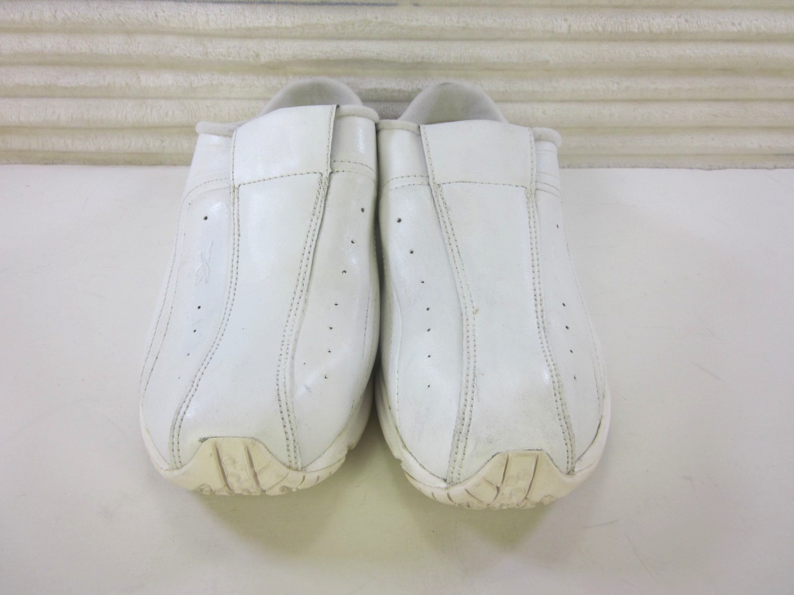 Reebok Duty Proof White Slip-On Mules Size 6.5 us Nurse Work Oil Slip Resistant