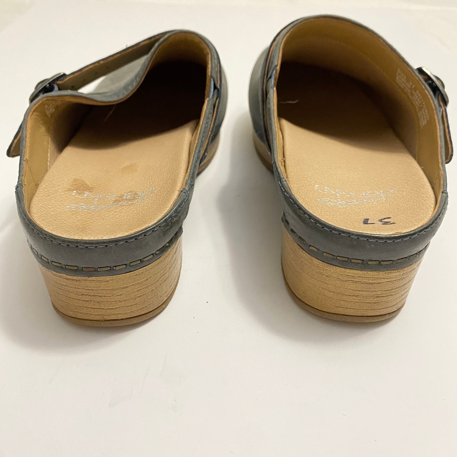 Dansko Berry Clogs Womens 37 Gray Scandinavian Leather Swivel Strap Buckle Mules