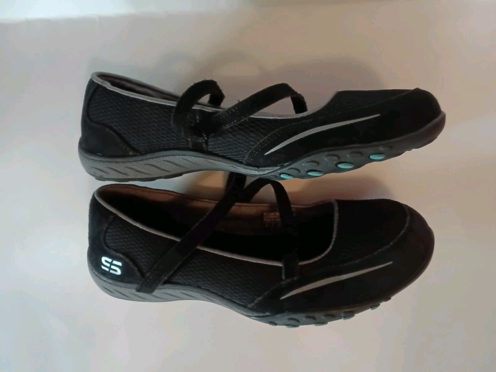 Skechers Women’s 8 Black Suede Leather Strappy Mary Jane Athletic Shoes