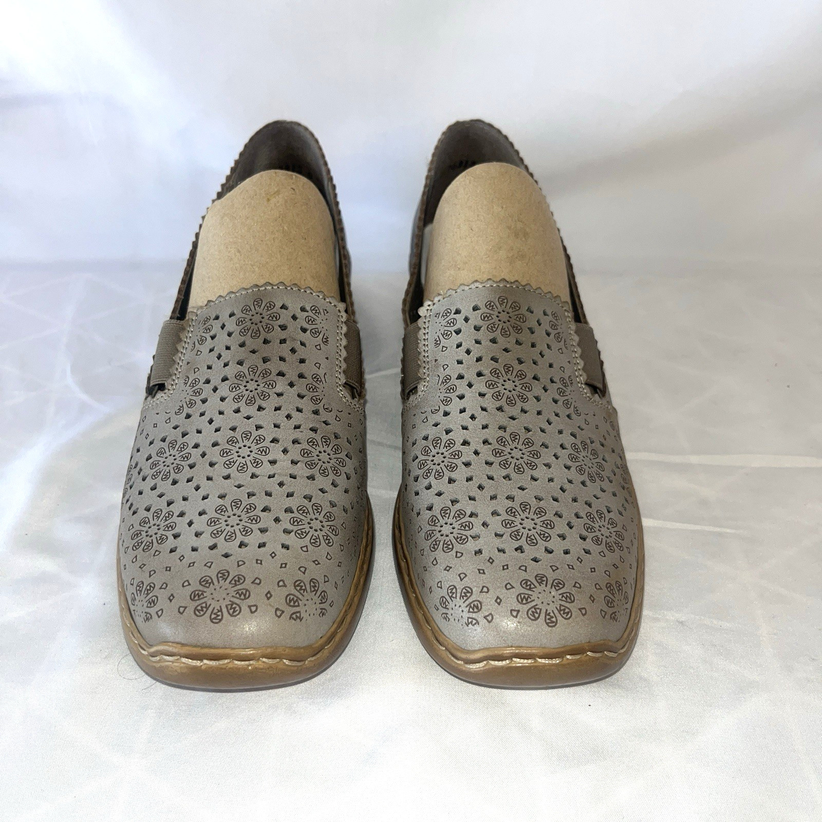 Rieker women’s Doris Loafers Shoes Gray Leather Perforated Slip-ons Size 40 9.5