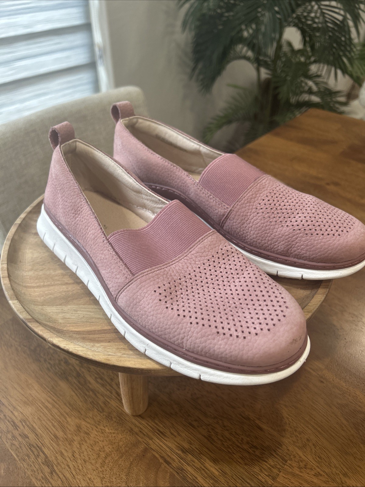 Vionic Roxana Pink Nubuck Slip On Size 8